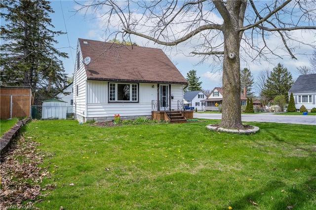 227 Thomas Street W, House detached with 3 bedrooms, 1 bathrooms and 1 parking in Greater Napanee ON | Image 3