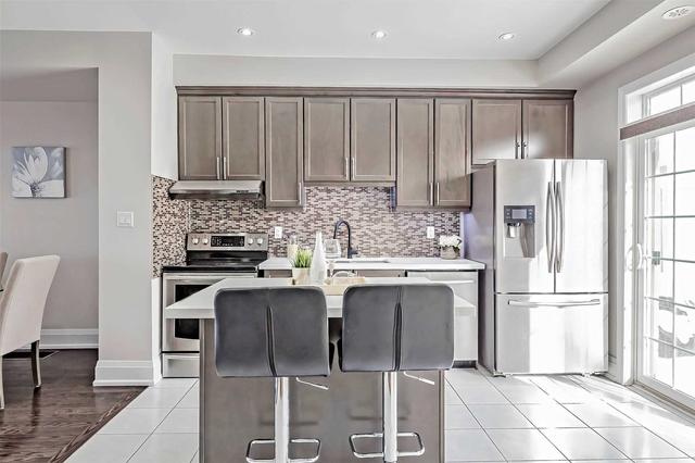 10443 Woodbine Ave, House attached with 3 bedrooms, 4 bathrooms and 2 parking in Markham ON | Image 7