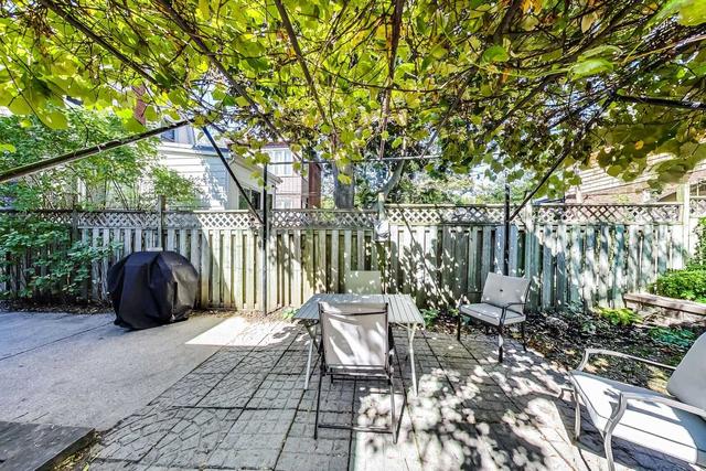 161 Woodmount Ave, House detached with 3 bedrooms, 2 bathrooms and 3 parking in Toronto ON | Image 25