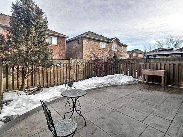 67 Tanglemere Cres, House semidetached with 3 bedrooms, 3 bathrooms and 3 parking in Brampton ON | Image 16
