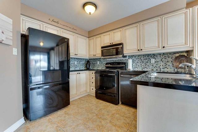 31 Succession Cres, House attached with 3 bedrooms, 4 bathrooms and 3 parking in Barrie ON | Image 7