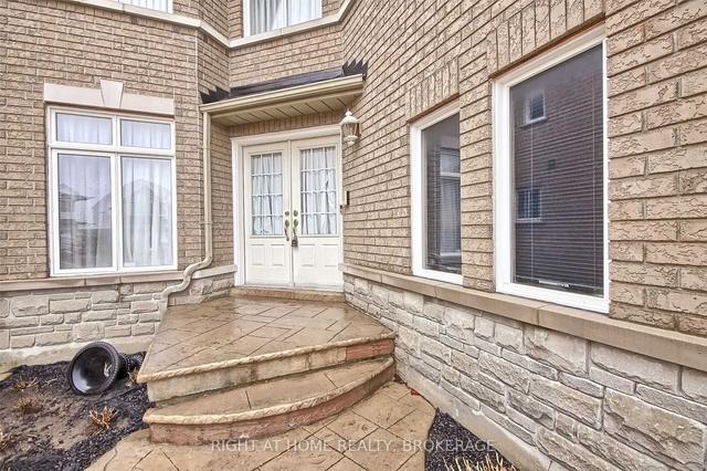 18 Highwood Rd, House detached with 4 bedrooms, 3 bathrooms and 4 parking in Brampton ON | Image 36