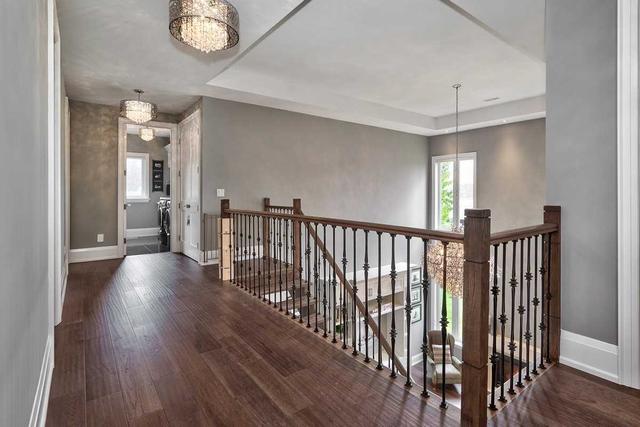 1075 Robarts Rd, House detached with 4 bedrooms, 5 bathrooms and 6 parking in Oakville ON | Image 10