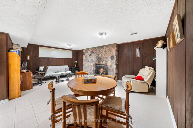 9 Sandfield Rd, House detached with 3 bedrooms, 4 bathrooms and 12 parking in Toronto ON | Image 21