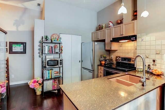105 - 77 Lombard St, Townhouse with 2 bedrooms, 3 bathrooms and 1 parking in Toronto ON | Image 8