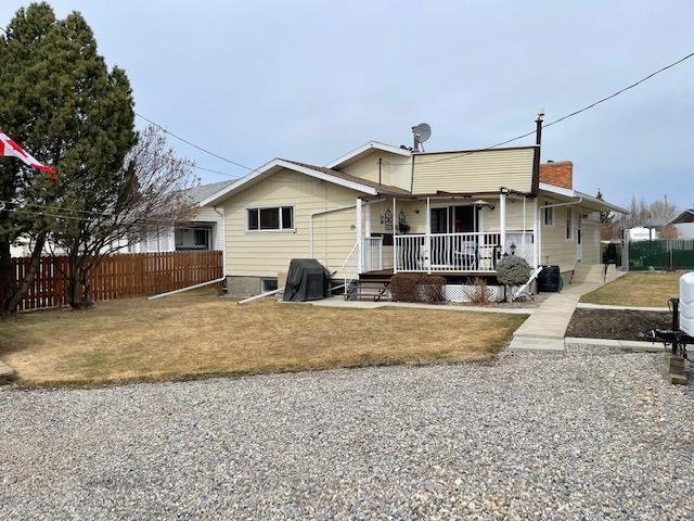4517 Shannon Drive, House detached with 5 bedrooms, 2 bathrooms and 4 parking in Olds AB | Image 2