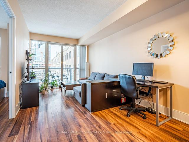 824 - 560 Front St W, Condo with 1 bedrooms, 1 bathrooms and 1 parking in Toronto ON | Image 3