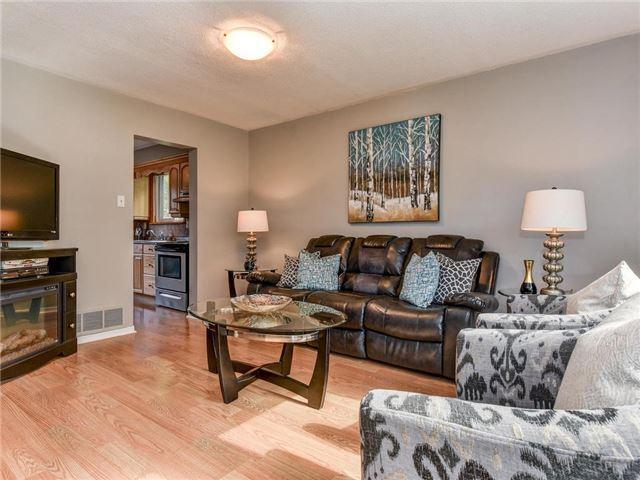 877 Finley Ave, House detached with 3 bedrooms, 2 bathrooms and 4 parking in Ajax ON | Image 9