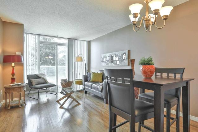 202 - 2585 Erin Centre Blvd, Condo with 2 bedrooms, 2 bathrooms and 1 parking in Mississauga ON | Image 2