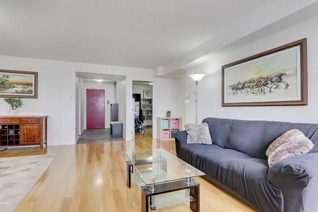 907 - 519 Dundas St W, Condo with 2 bedrooms, 2 bathrooms and 1 parking in Toronto ON | Image 4