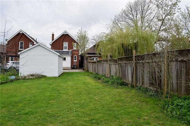 84 Ontario St, House detached with 3 bedrooms, 1 bathrooms and 3 parking in Brantford ON | Image 20