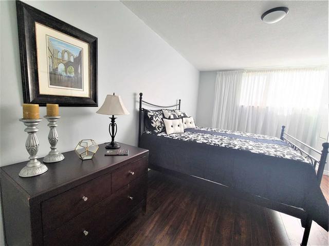1602 - 250 Scarlett Rd, Condo with 2 bedrooms, 1 bathrooms and 1 parking in Toronto ON | Image 19
