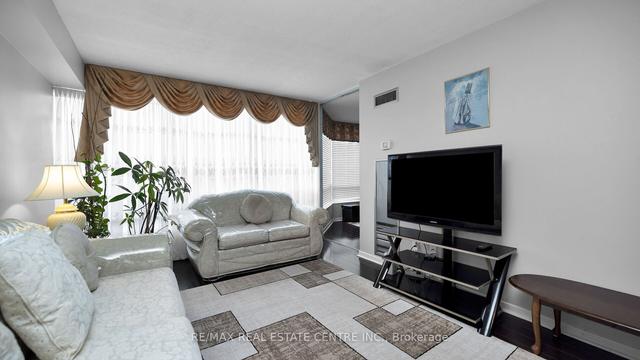 803 - 26 Hanover Rd, Condo with 2 bedrooms, 2 bathrooms and 2 parking in Brampton ON | Image 9