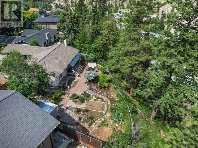 158 Glen Place, House detached with 4 bedrooms, 3 bathrooms and 2 parking in Penticton BC | Image 3