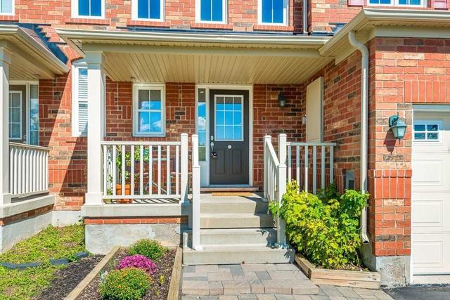 14 Gladys Clarkson Dr, House attached with 3 bedrooms, 3 bathrooms and 3 parking in Whitchurch Stouffville ON | Image 3