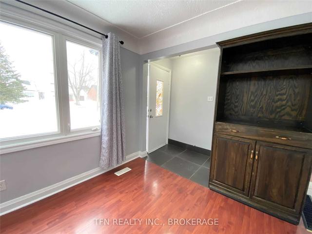 106 Eleanor Ave, House detached with 2 bedrooms, 2 bathrooms and 4 parking in Hamilton ON | Image 30