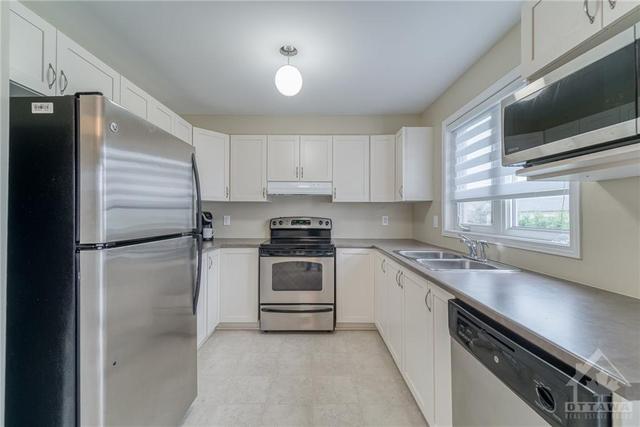 317 Galston Private, House attached with 2 bedrooms, 2 bathrooms and 1 parking in Ottawa ON | Image 12