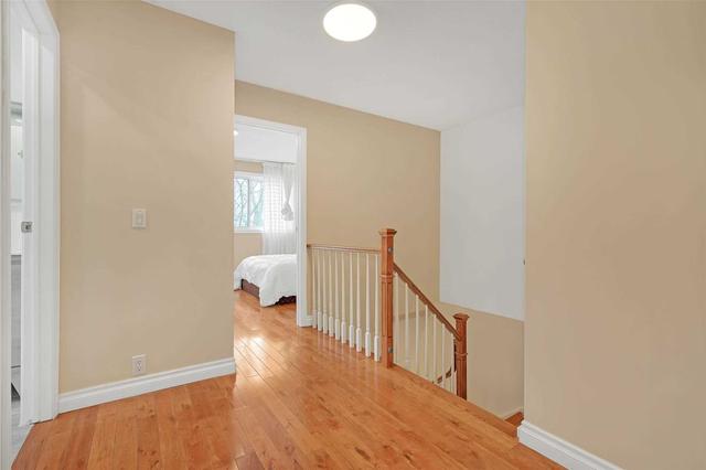 48 Raleigh Cres, House attached with 3 bedrooms, 2 bathrooms and 3 parking in Markham ON | Image 15