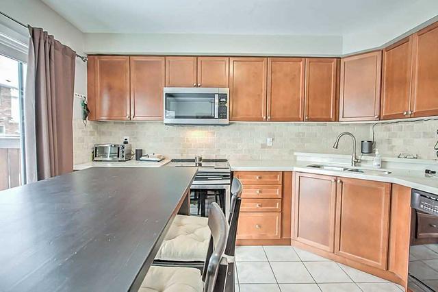 4043 Gunby Cres, House attached with 3 bedrooms, 3 bathrooms and 2 parking in Burlington ON | Image 3