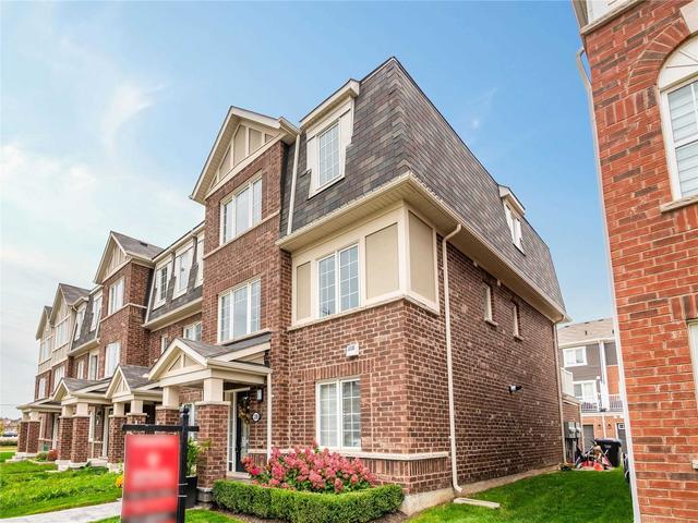 28 Metro Cres, House attached with 3 bedrooms, 3 bathrooms and 4 parking in Brampton ON | Image 12