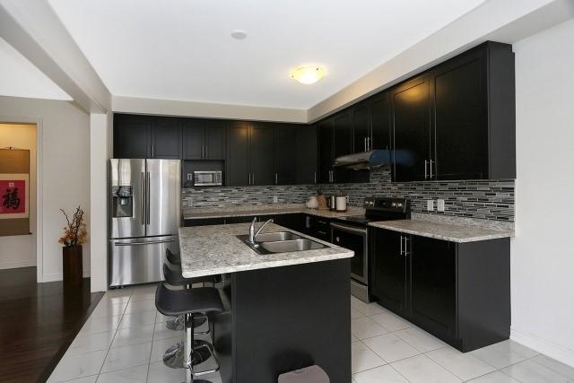 373 Robert Parkinson Dr, House detached with 4 bedrooms, 3 bathrooms and 2 parking in Brampton ON | Image 9