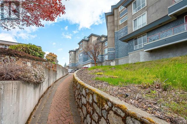 404 - 940 Boulderwood Rise, Condo with 2 bedrooms, 2 bathrooms and 1 parking in Saanich BC | Image 39