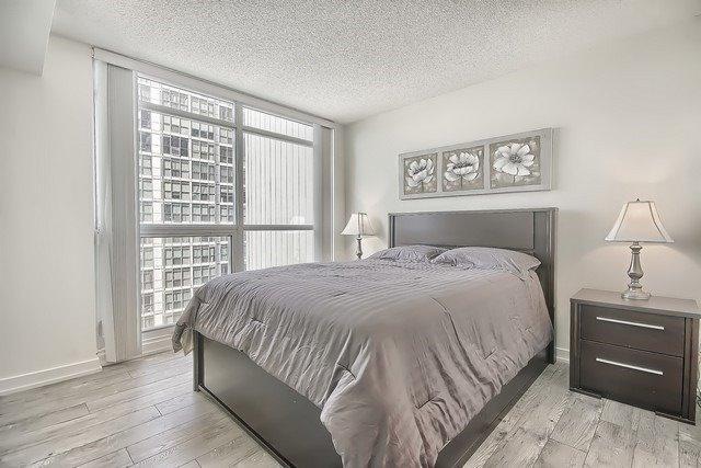1002 - 29 Singer Crt, Condo with 2 bedrooms, 2 bathrooms and 1 parking in Toronto ON | Image 13