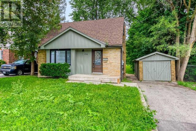 154 Elizabeth St, House detached with 3 bedrooms, 2 bathrooms and 3 parking in Brampton ON | Image 2
