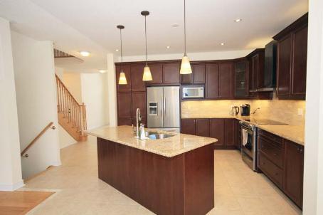 833 Black Cherry Dr, House detached with 4 bedrooms, 4 bathrooms and 5 parking in Oshawa ON | Image 2