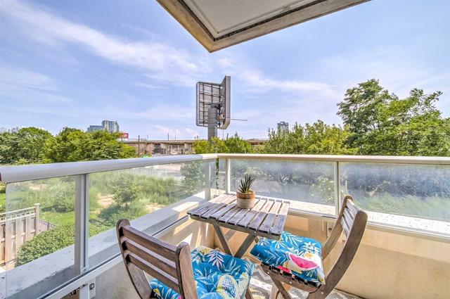th10 - 6 Pirandello St, Townhouse with 2 bedrooms, 2 bathrooms and 1 parking in Toronto ON | Image 11