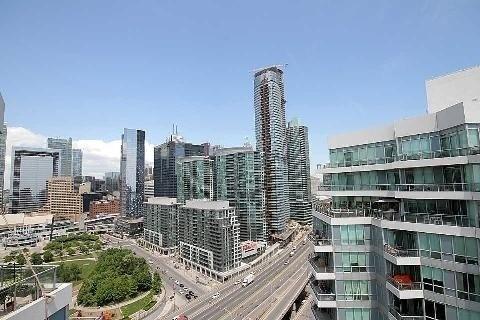 Lph2710 - 230 Queens Quay W, Condo with 2 bedrooms, 2 bathrooms and 1 parking in Toronto ON | Image 4