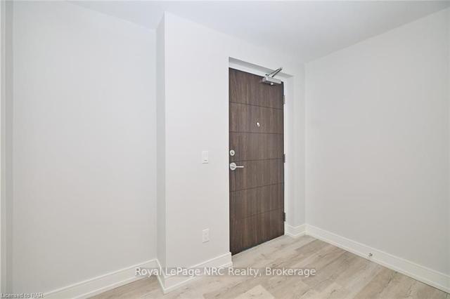 5 - 300b Fourth Ave, Condo with 1 bedrooms, 2 bathrooms and 2 parking in St. Catharines ON | Image 6
