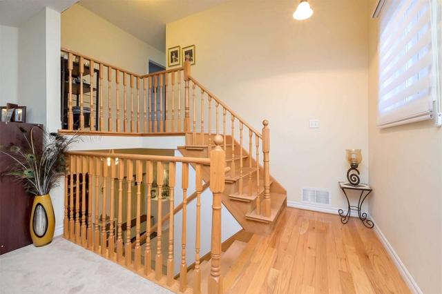 62 Jessica Dr, House detached with 4 bedrooms, 4 bathrooms and 4 parking in Barrie ON | Image 8