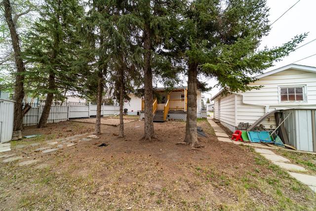 5530 49 Street, House detached with 3 bedrooms, 2 bathrooms and 3 parking in Provost AB | Image 17