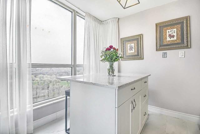 1417 - 5 Rowntree Rd, Condo with 2 bedrooms, 2 bathrooms and 1 parking in Toronto ON | Image 5