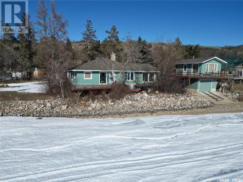 404 Fort San Road, House detached with 2 bedrooms, 2 bathrooms and null parking in Fort San SK | Card Image