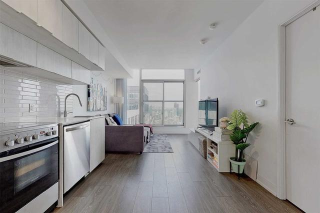 ph03 - 181 Dundas St E, Condo with 2 bedrooms, 1 bathrooms and 0 parking in Toronto ON | Image 9