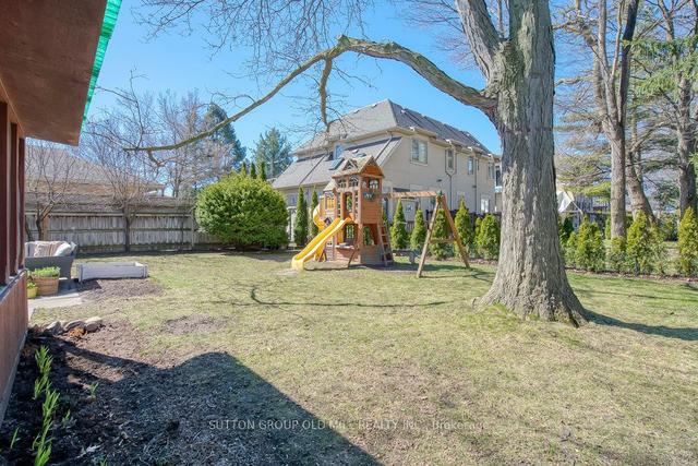 4 Sevenoaks Ave, House detached with 3 bedrooms, 2 bathrooms and 4 parking in Toronto ON | Image 25