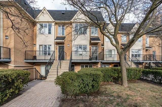 th 10 - 208 Niagara St, Townhouse with 3 bedrooms, 2 bathrooms and 1 parking in Toronto ON | Image 1