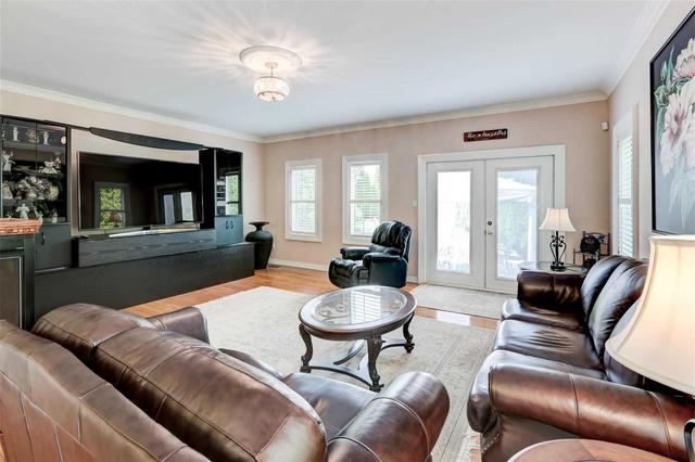 24 Queensborough Crt, House detached with 3 bedrooms, 3 bathrooms and 6 parking in Richmond Hill ON | Image 8