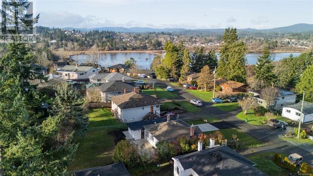 537 Broadway St, House detached with 3 bedrooms, 1 bathrooms and 6 parking in Saanich BC | Image 65