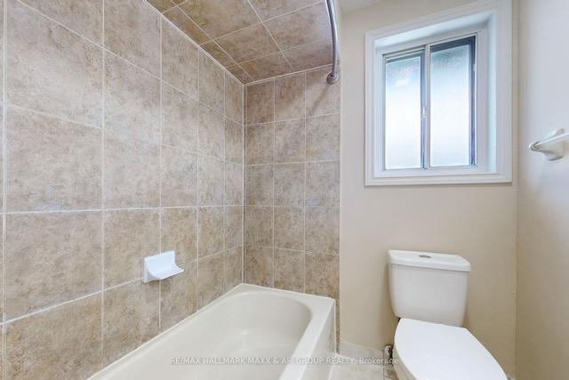 207 Septonne Ave, House semidetached with 3 bedrooms, 3 bathrooms and 4 parking in Newmarket ON | Image 16