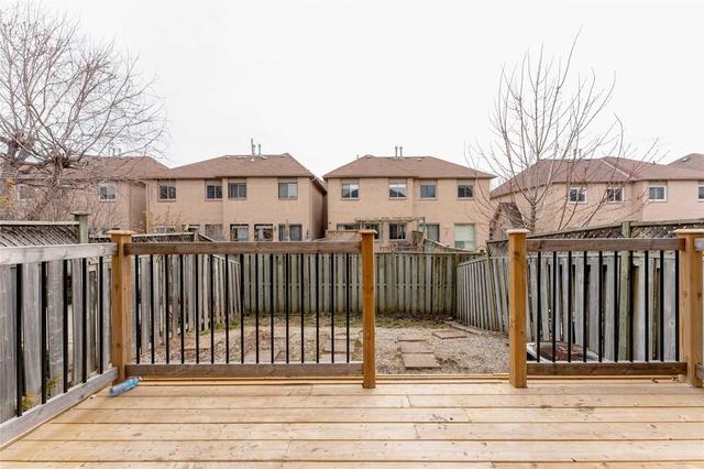 59 Gilgorm Rd, Townhouse with 3 bedrooms, 2 bathrooms and 2 parking in Brampton ON | Image 32