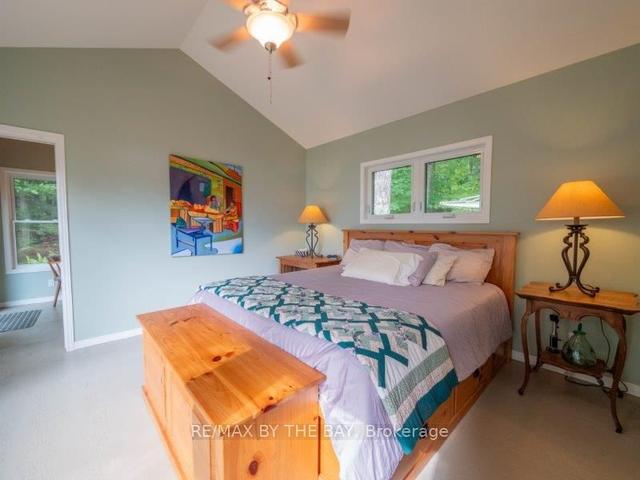 15574 Georgian Bay Shore, House detached with 4 bedrooms, 2 bathrooms and 0 parking in Georgian Bay ON | Image 15