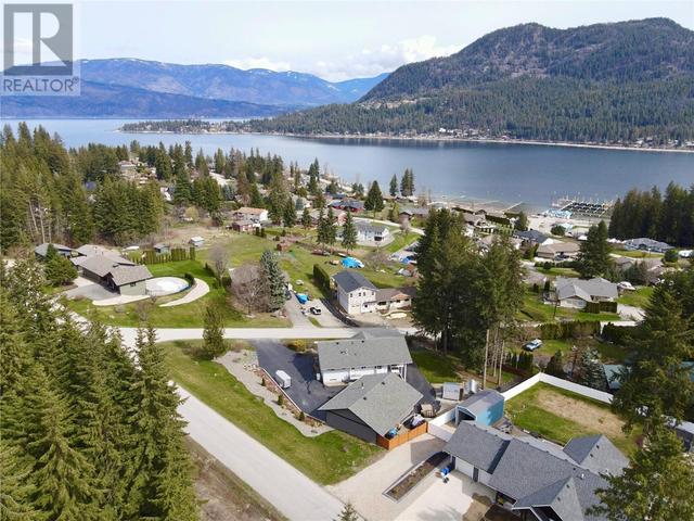 2454 Leisure Road, House detached with 4 bedrooms, 2 bathrooms and 2 parking in Columbia Shuswap C BC | Image 10