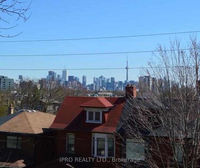 884 Davenport Rd, House semidetached with 3 bedrooms, 2 bathrooms and 0 parking in Toronto ON | Image 17