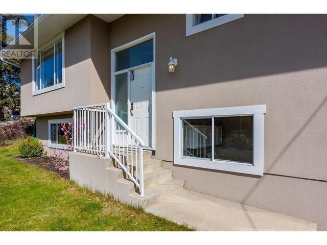 1276 Rio Drive, House detached with 4 bedrooms, 2 bathrooms and 6 parking in Kelowna BC | Image 2