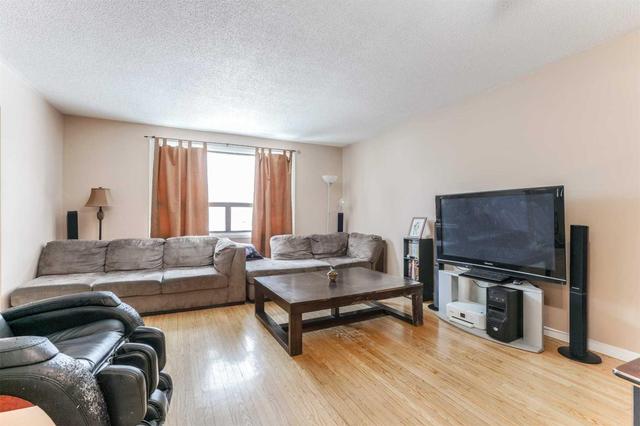 182 Archdekin Dr, House detached with 3 bedrooms, 2 bathrooms and 5 parking in Brampton ON | Image 8