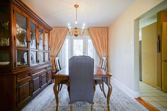 128 York Mills Rd, House detached with 3 bedrooms, 2 bathrooms and 3 parking in Toronto ON | Image 3