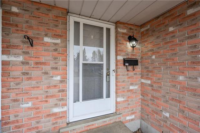 279 Tagge Crescent, House detached with 3 bedrooms, 2 bathrooms and 5 parking in Kitchener ON | Image 5